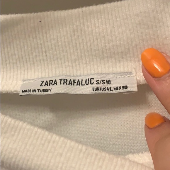 Crop top - Picture 2 of 3